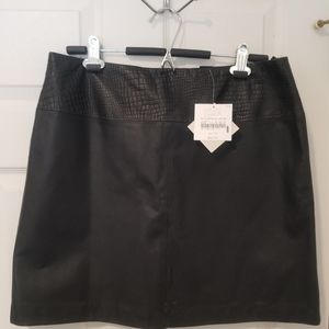 APOSTROPHE CROC SKIRT SZ 12